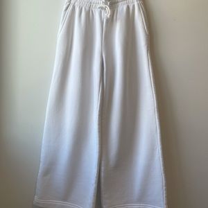 Aritzia TNA - wide leg sweat pants